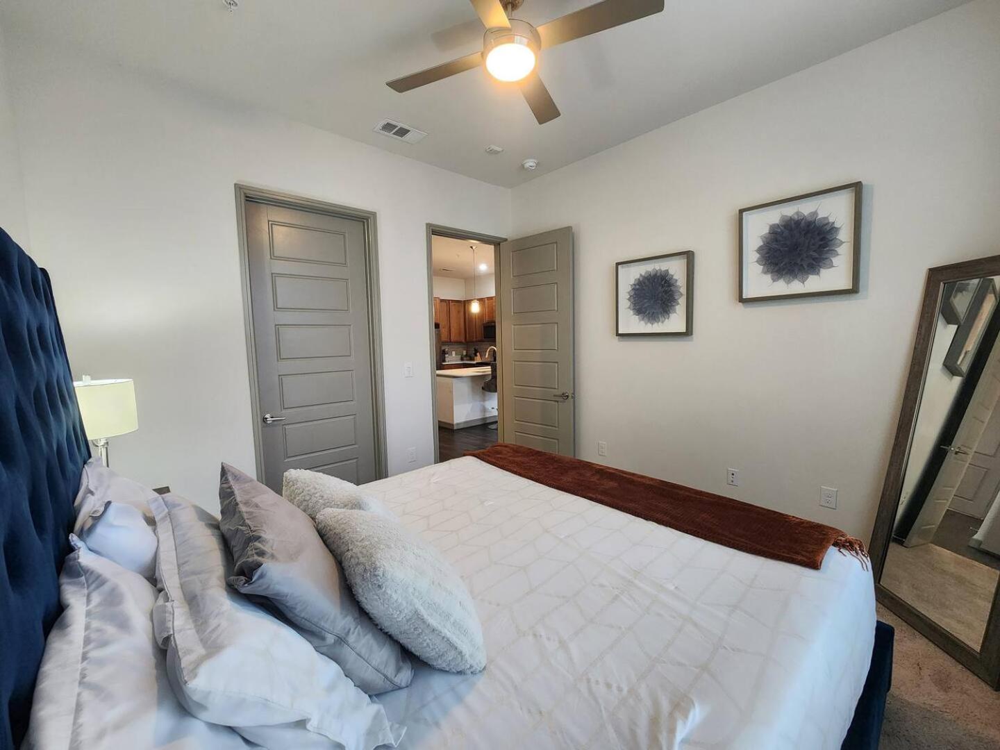 Elite Downtown Poolside Oasis Apartment Houston Exterior photo